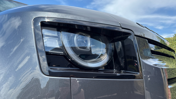 Land Rover Defender 3.0 D250 X-Dynamic HSE 110 5dr Auto Diesel Estate - Image 17